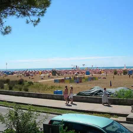 アパート Ferienwohnung Fuer 6 Personen Ca 48 Qm In Bibione, Adriakueste Italien Und Umgebung ビビオーネ